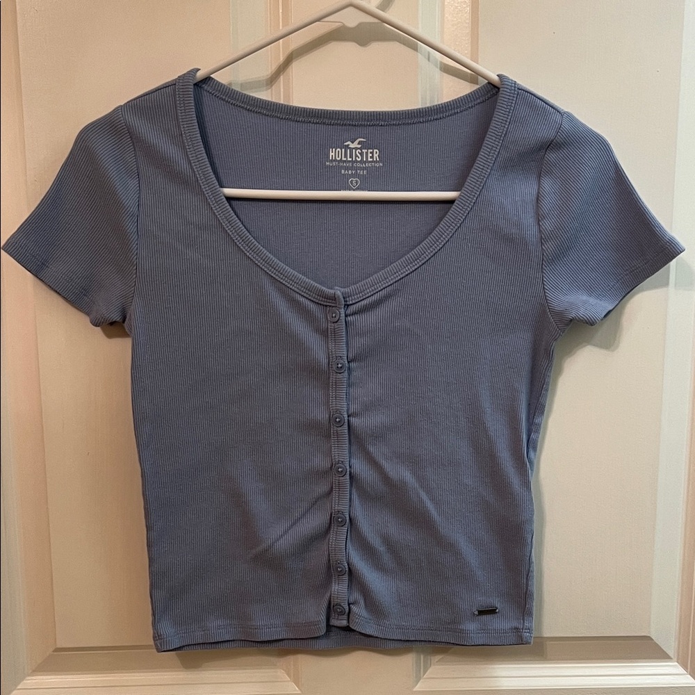 Hollister Women's Blue Ribbed Button-Front Baby Tee
